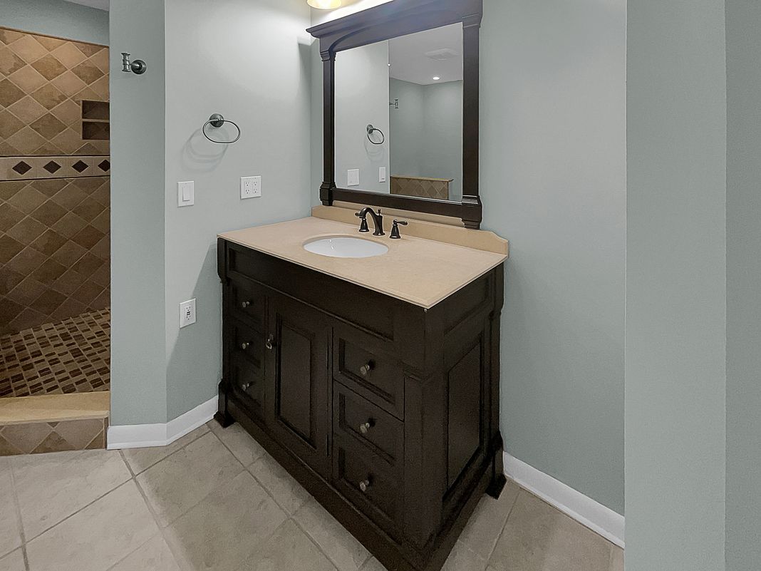 Photo 18 of 27 of 13516 Palmwood Ln, Tampa, FL