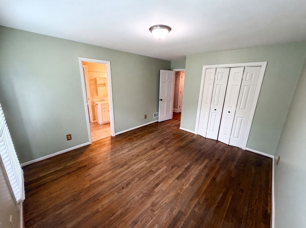 Photo 4 of 39 of 135 N Clublands Ct, Johns Creek, GA