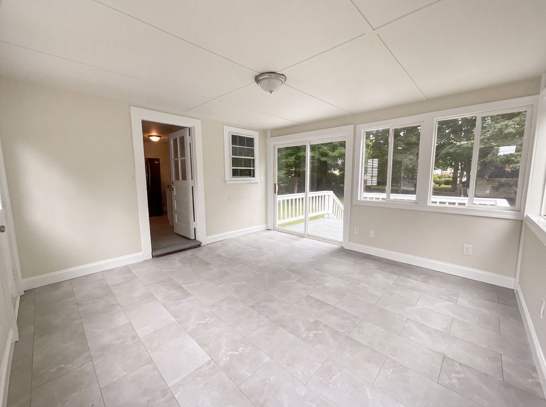 Photo 9 of 28 of 48 Woodlawn St, Randolph, MA