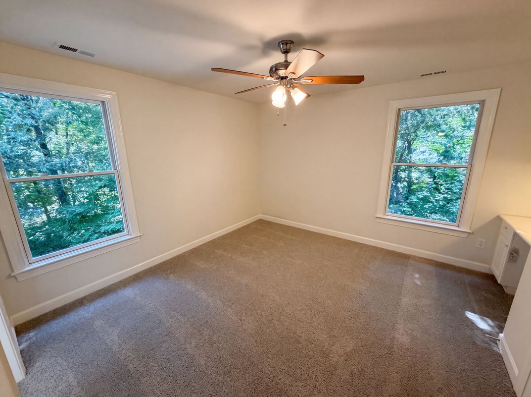 Photo 18 of 33 of 10124 Windtree Ln, Charlotte, NC