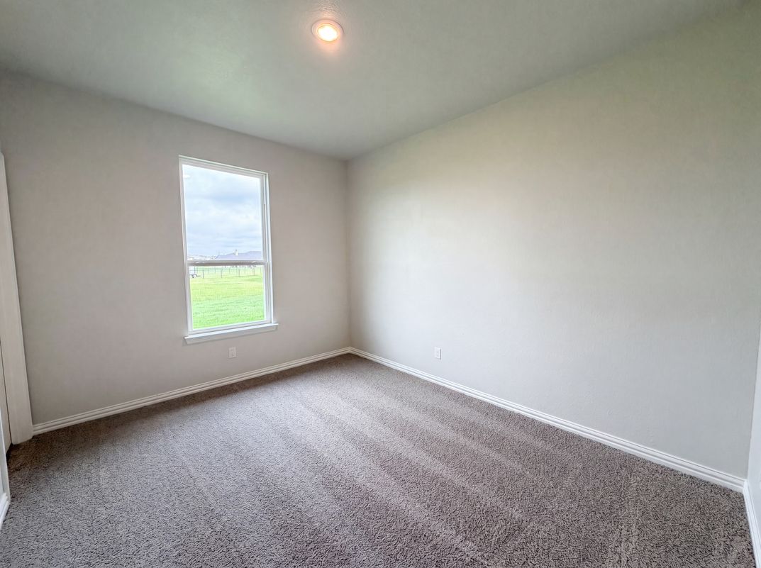 Photo 11 of 18 of 211 Spring Creek Cir, Paradise, TX