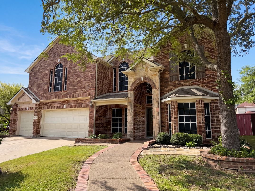 Property photo 1 of 1126 Glencoe Dr