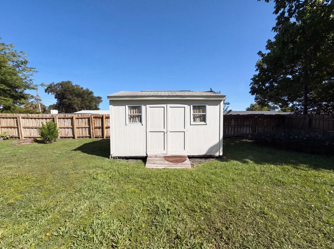 Photo 20 of 21 of 624 Sherman Rd, South Daytona, FL