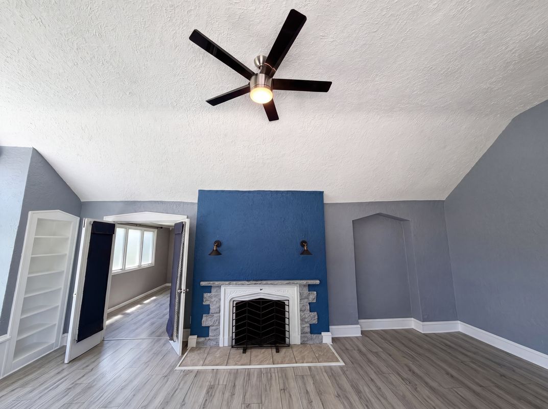 Photo 8 of 31 of 23691 Redfern Rd, Columbia Station, OH
