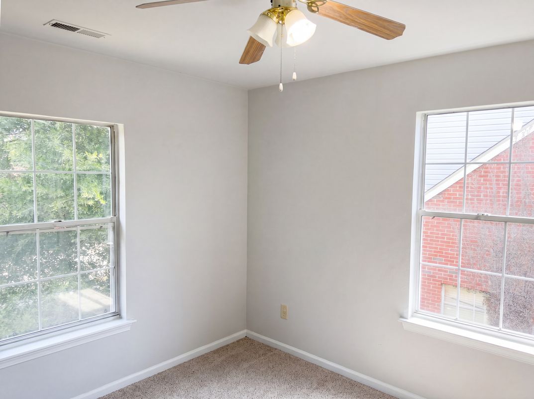 Photo 12 of 25 of 625 E Princess Anne Rd, Norfolk, VA