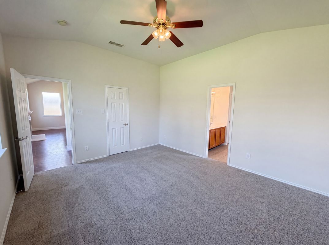 Photo 4 of 19 of 1310 Canyon Creek Rd, Wylie, TX
