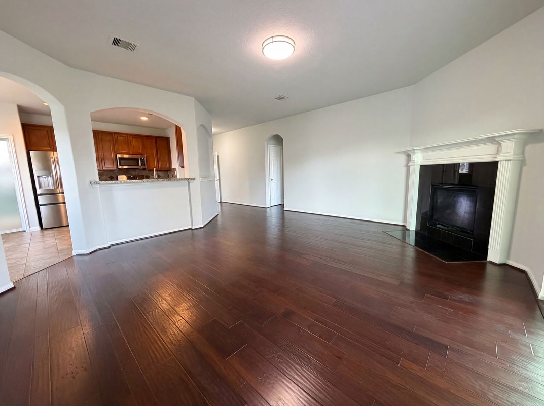 Photo 11 of 24 of 26306 Fox Ridge Ln, Katy, TX