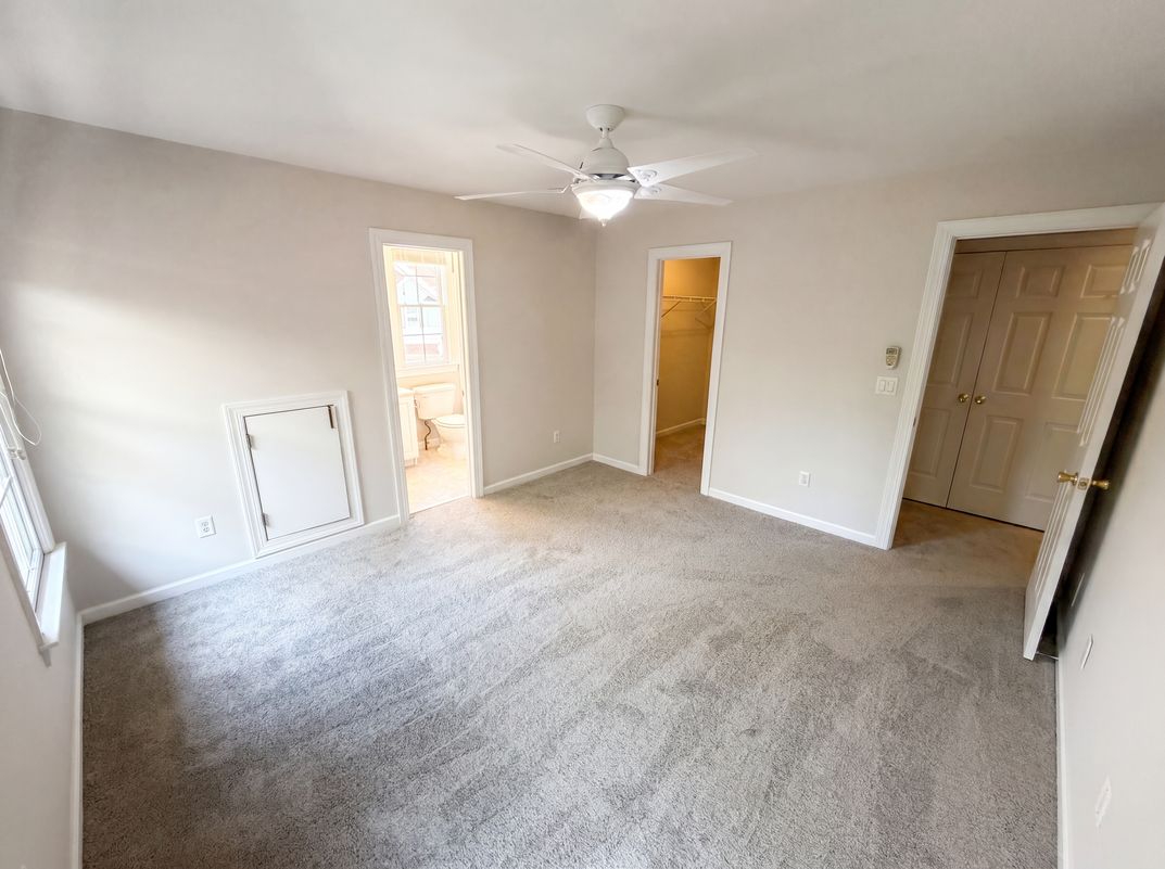 Photo 16 of 38 of 1231 Dunwoody Village Dr, Atlanta, GA