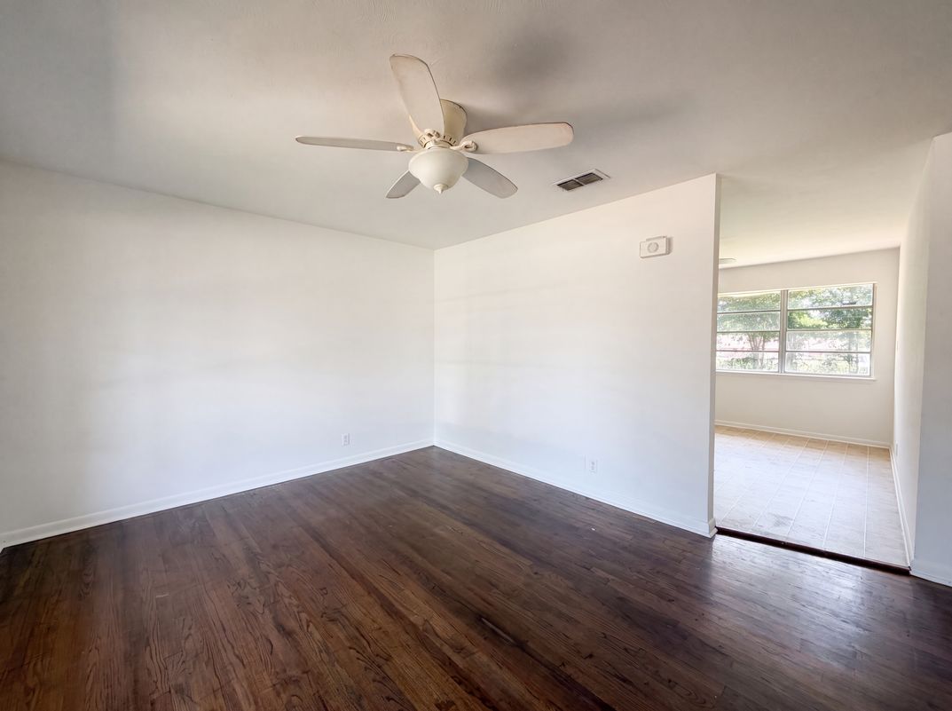 Photo 7 of 16 of 1213 S Ridgeway Dr, Cleburne, TX