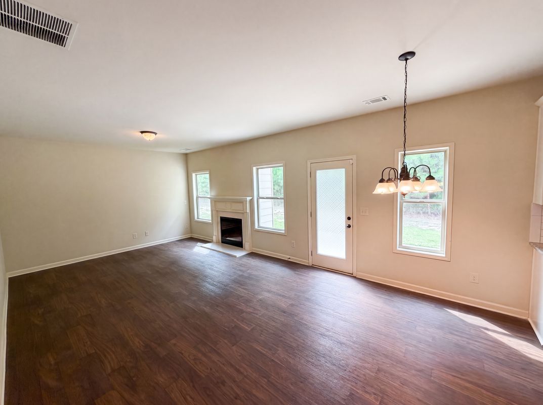 Photo 14 of 45 of 1036 Glenwyck Dr, Braselton, GA