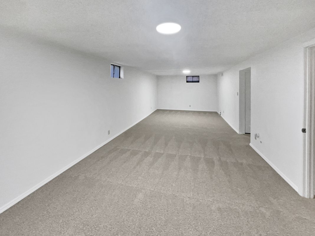 Photo 8 of 24 of 2127 Saranac Dr, Colorado Springs, CO