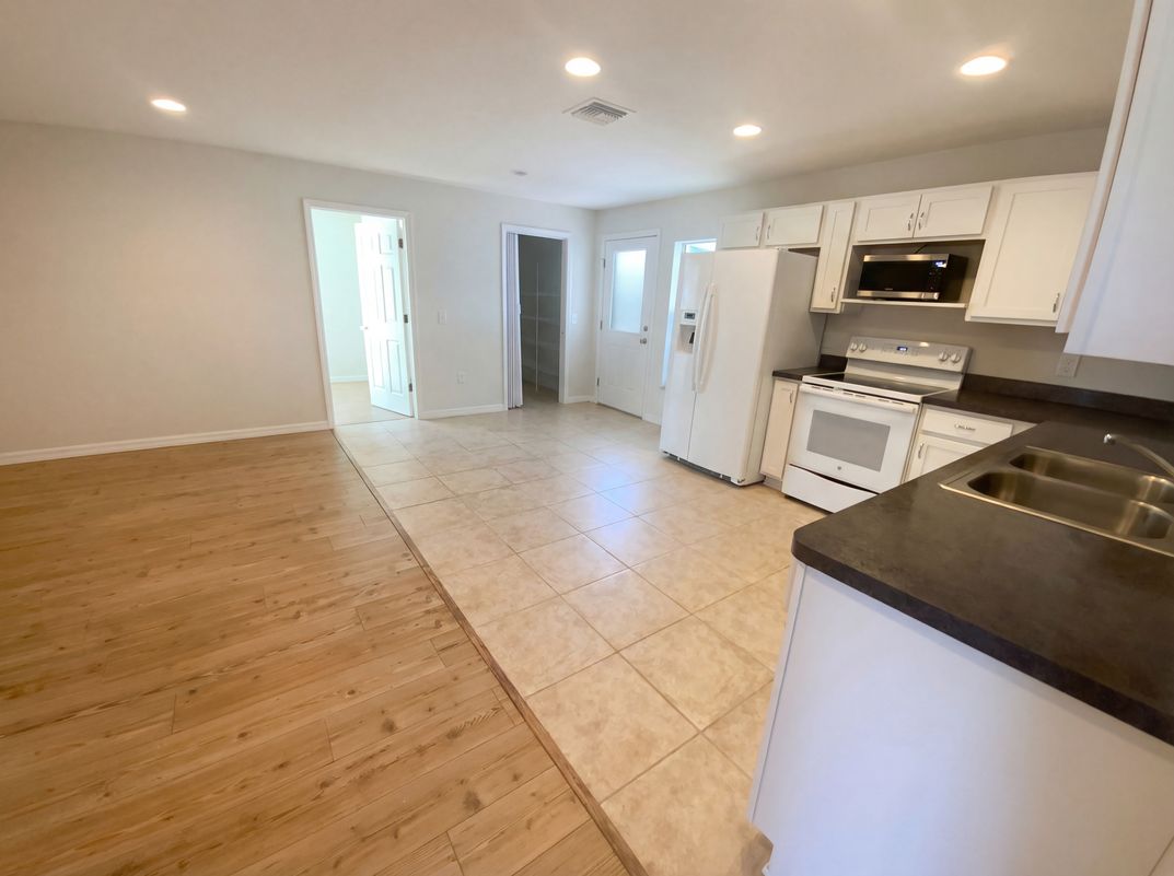 Photo 12 of 26 of 11275 Linden Dr, Spring Hill, FL