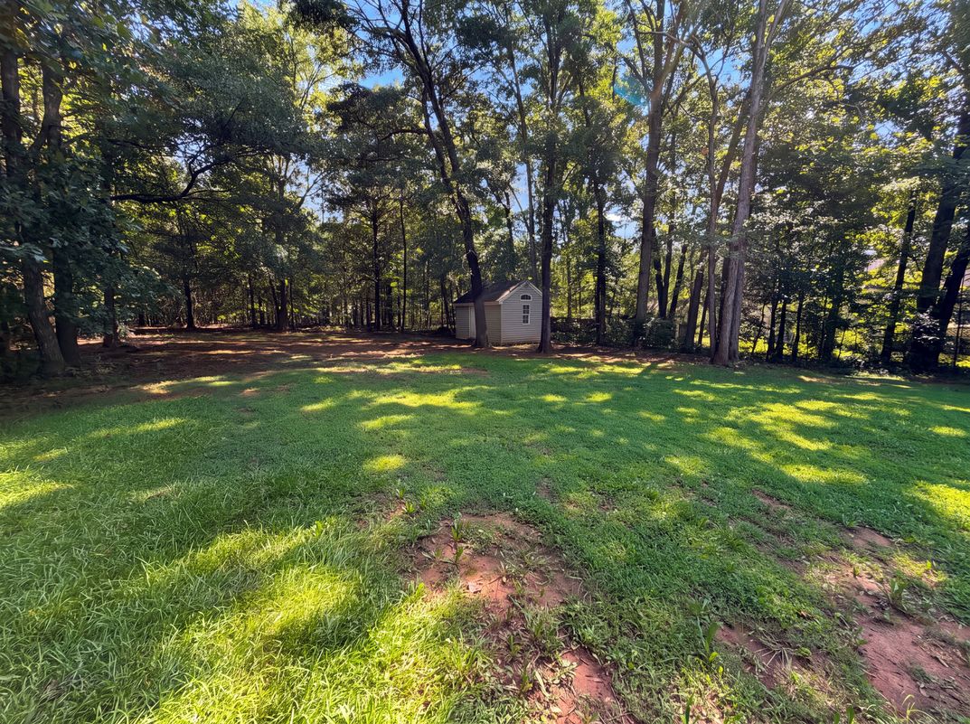 Photo 31 of 33 of 10124 Windtree Ln, Charlotte, NC