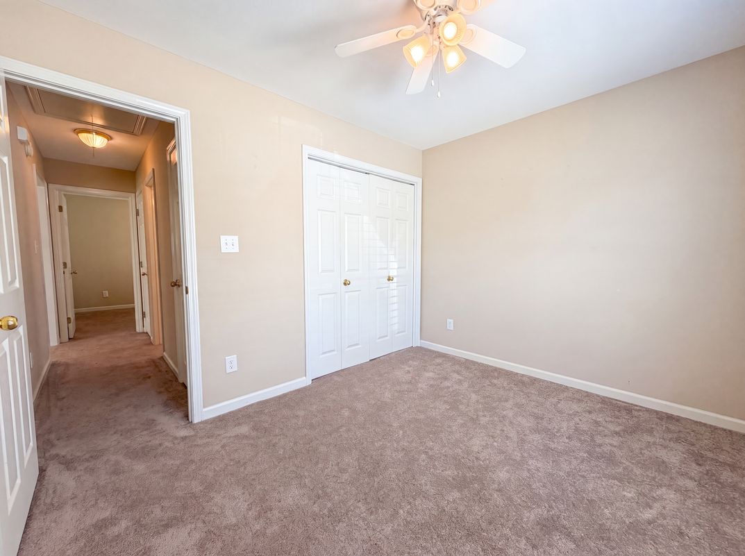 Photo 15 of 20 of 151 Carrington Ln, Calera, AL