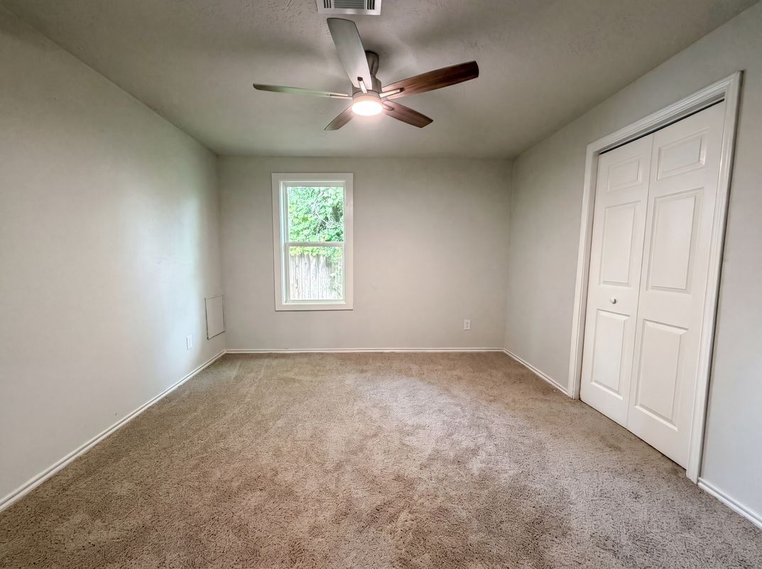 Photo 11 of 20 of 4214 E Toliver St, Houston, TX