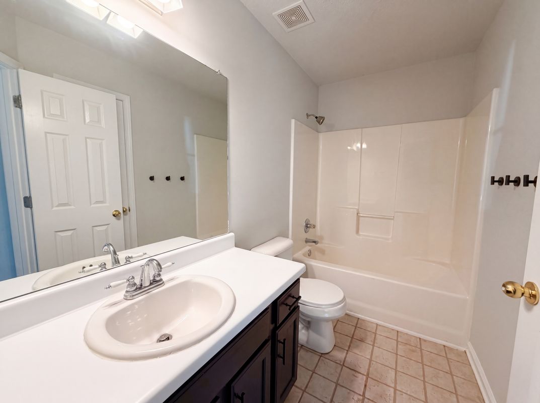 Photo 15 of 26 of 1688 Cedar Springs Cir, Clarksville, TN