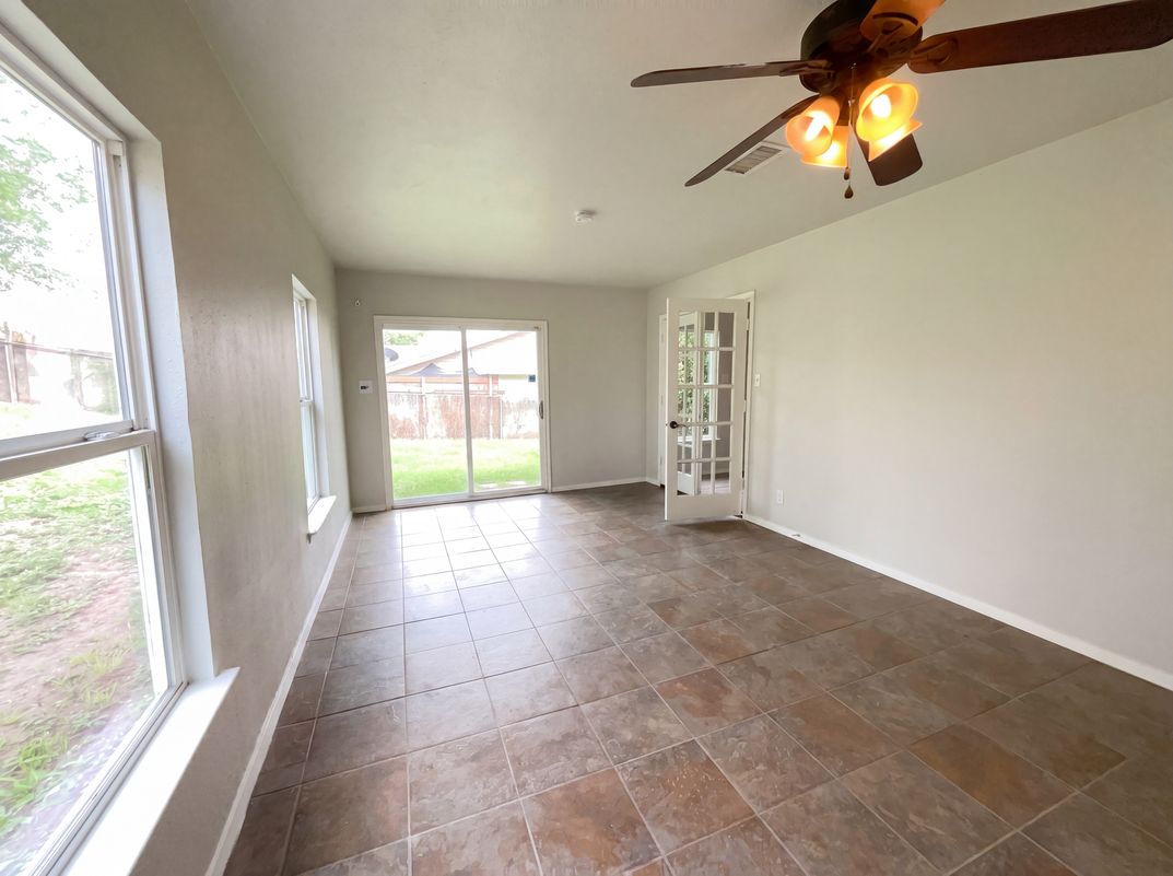 Photo 9 of 17 of 1210 Fillmore Dr, San Antonio, TX