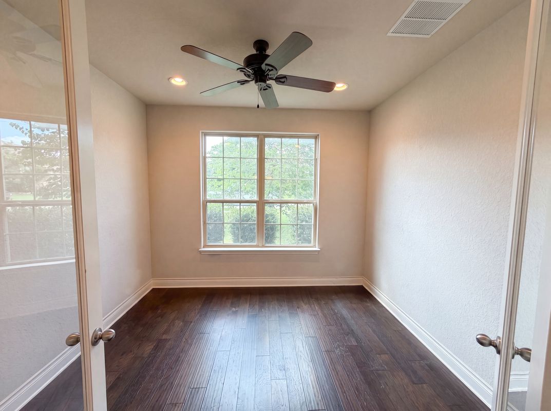 Photo 11 of 26 of 1058 Cedar Glen Dr, New Braunfels, TX