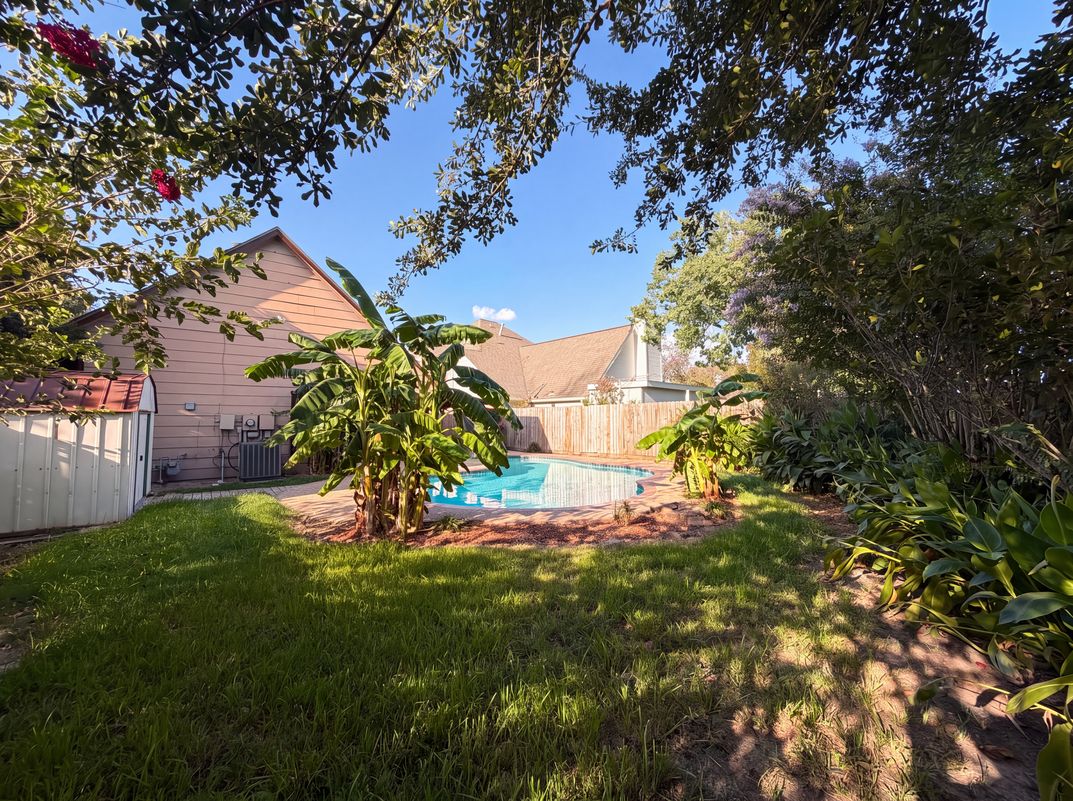 Photo 16 of 21 of 11823 Meadowchase Dr, Houston, TX
