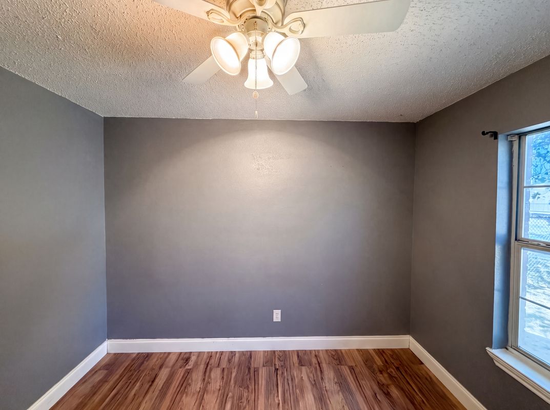 Photo 4 of 20 of 6604 N Chesterfield Dr, Fort Worth, TX