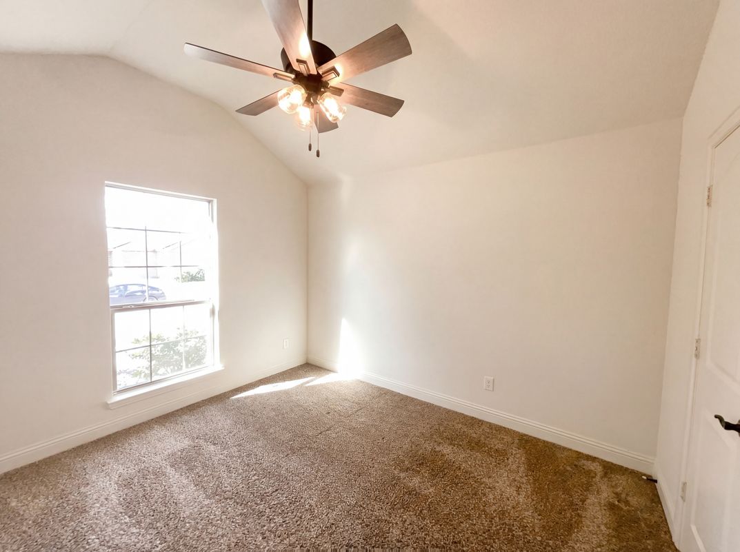 Photo 18 of 26 of 4522 Mariner Dr, Rowlett, TX