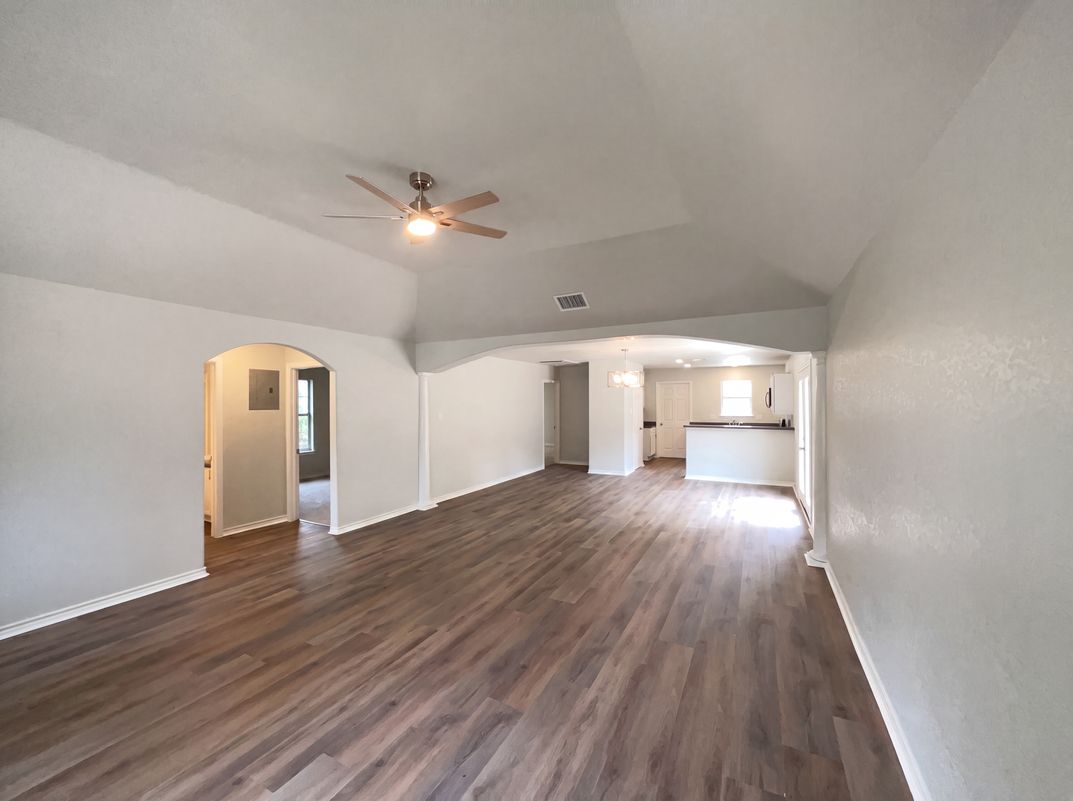 Photo 6 of 19 of 1918 Arbor Pl, San Antonio, TX