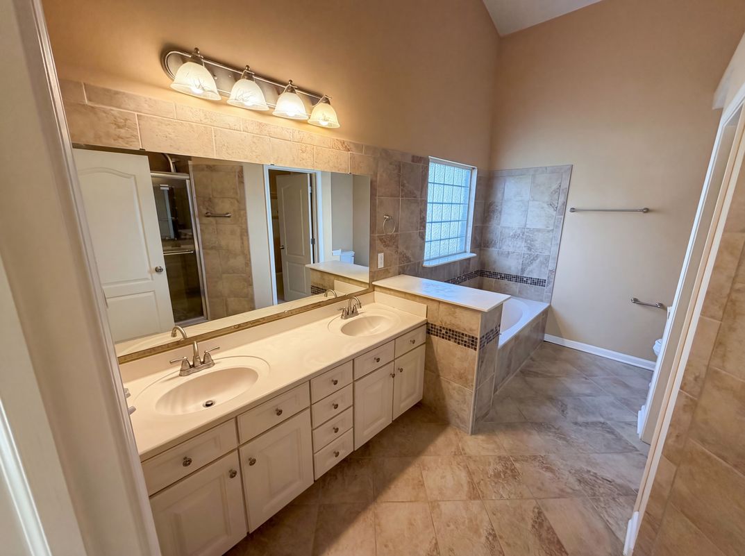 Photo 6 of 25 of 13167 Roma Bnd, Carmel, IN