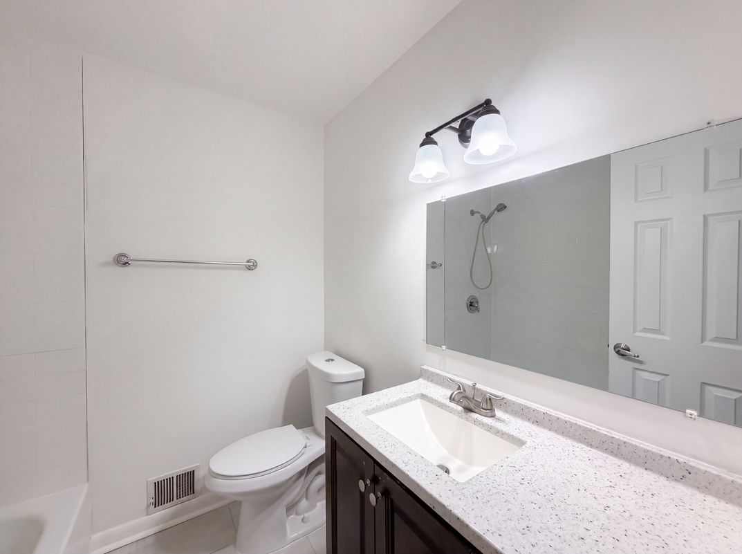 Photo 26 of 32 of 13512 Fitzhugh Ln, Woodbridge, VA
