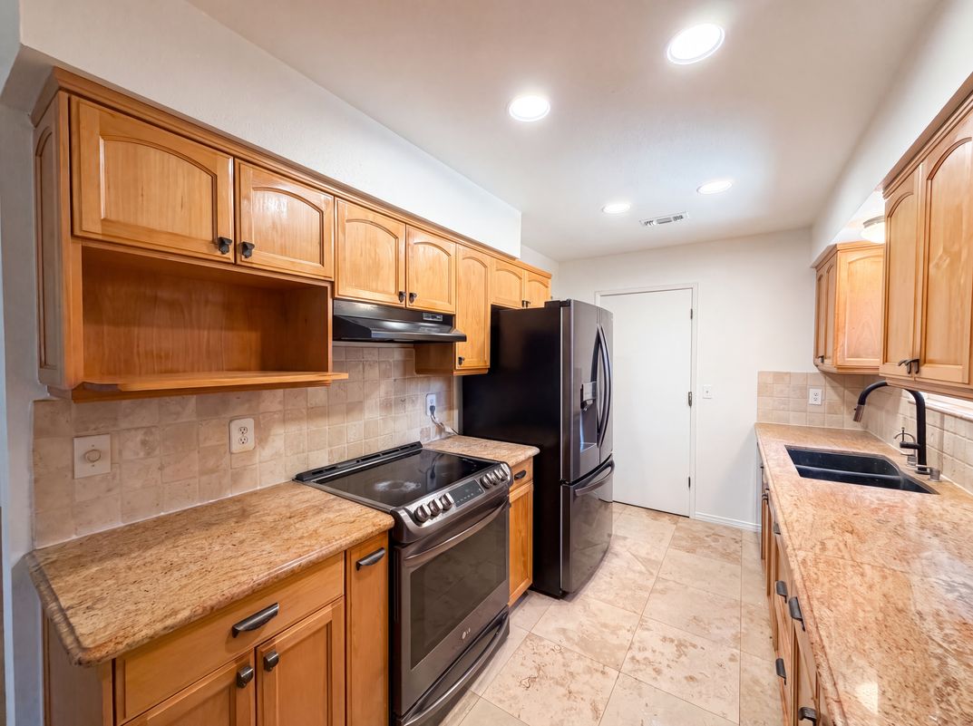 Photo 8 of 27 of 6620 Twining Way, Citrus Heights, CA