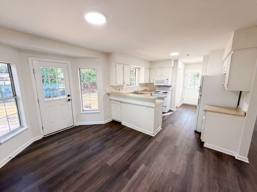 Photo 6 of 24 of 4720 Topsail Ct, Charlotte, NC