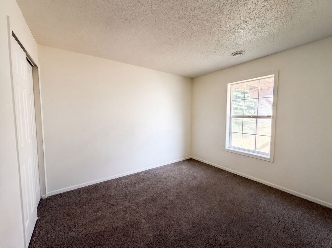 Photo 16 of 20 of 7476 Hampton Ln, Shakopee, MN