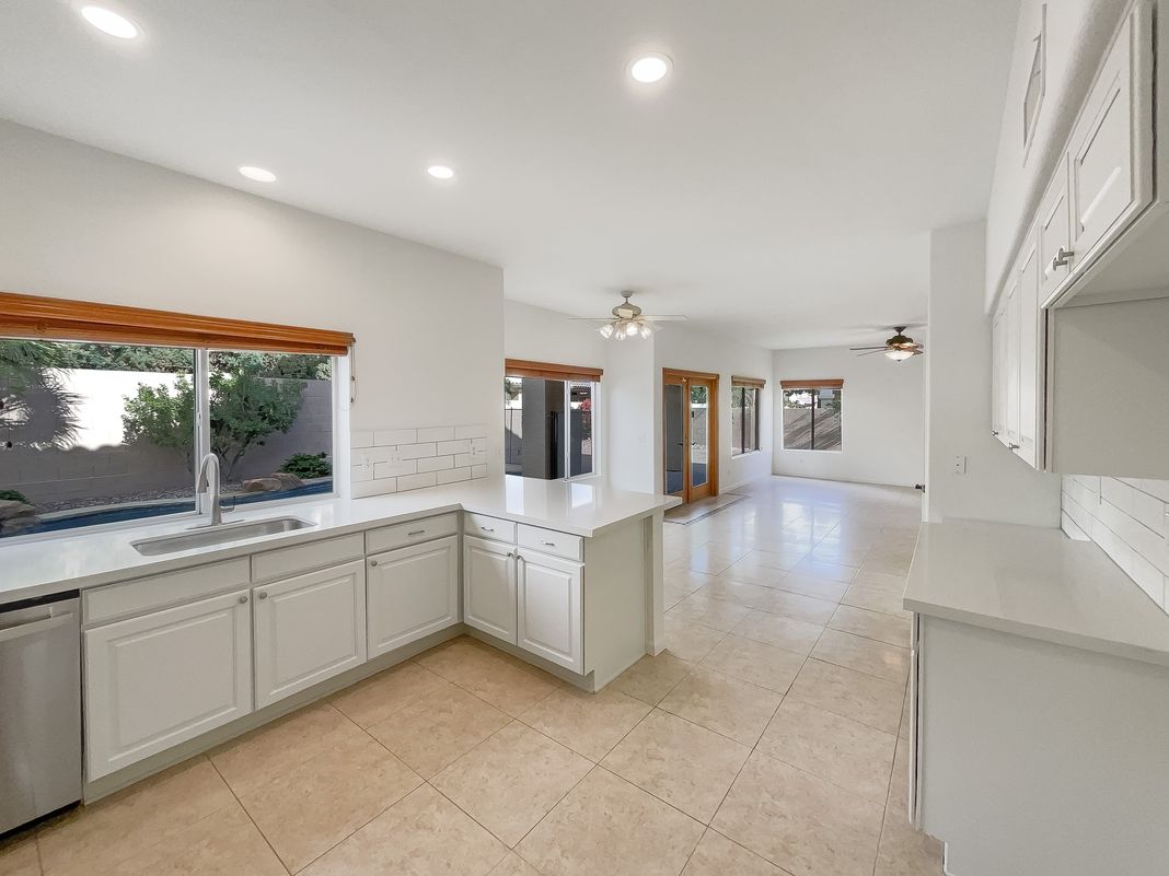 Photo 12 of 23 of 1616 E Glenhaven Dr, Phoenix, AZ
