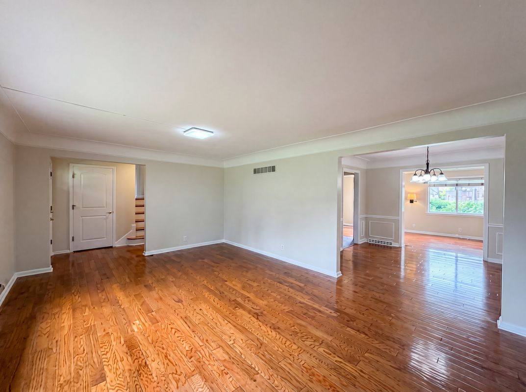Property photo 3 of 10489 Cinderella Dr