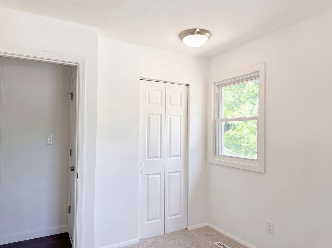 Photo 10 of 18 of 16517 E 35th Street Ct, Independence, MO