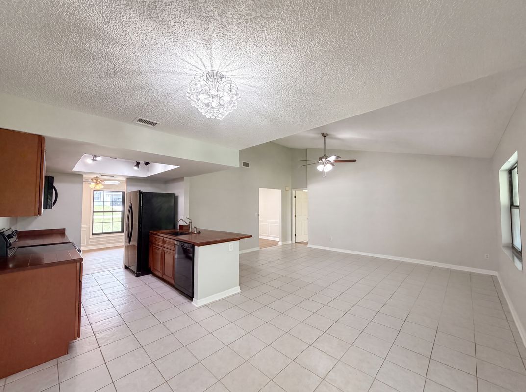 Photo 2 of 29 of 15226 SW 39th Cir, Ocala, FL
