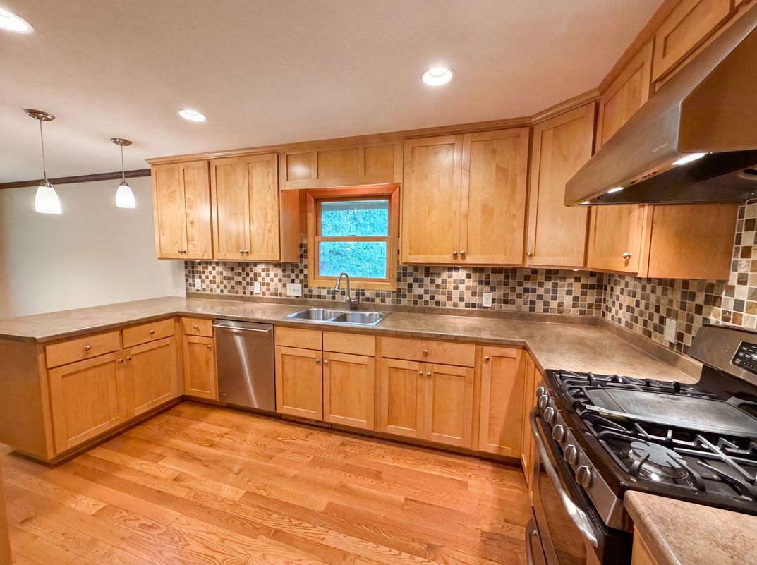 Photo 2 of 27 of 5243 Latta St, Saint Paul, MN