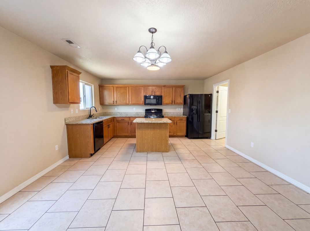 Photo 8 of 26 of 1309 Spruce Meadows Dr NE, Rio Rancho, NM