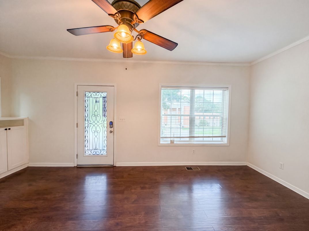 Photo 7 of 21 of 1773 Sylvan Rd SW, Atlanta, GA