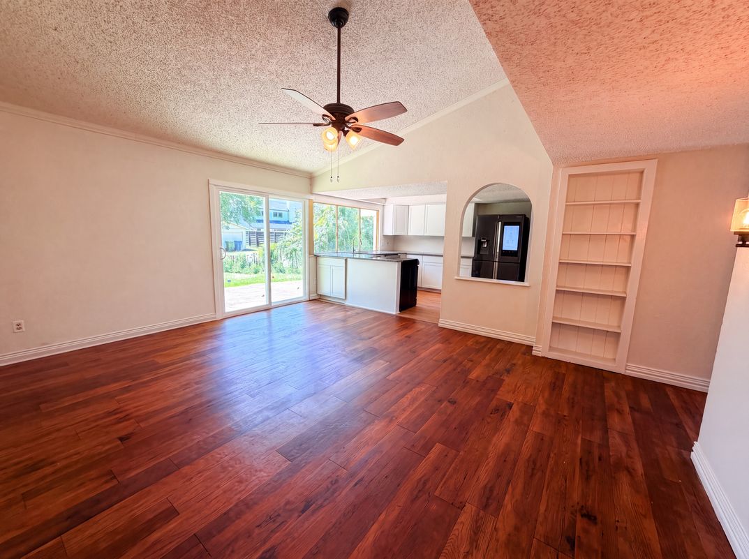 Photo 3 of 18 of 414 Meadowhill Dr, Garland, TX