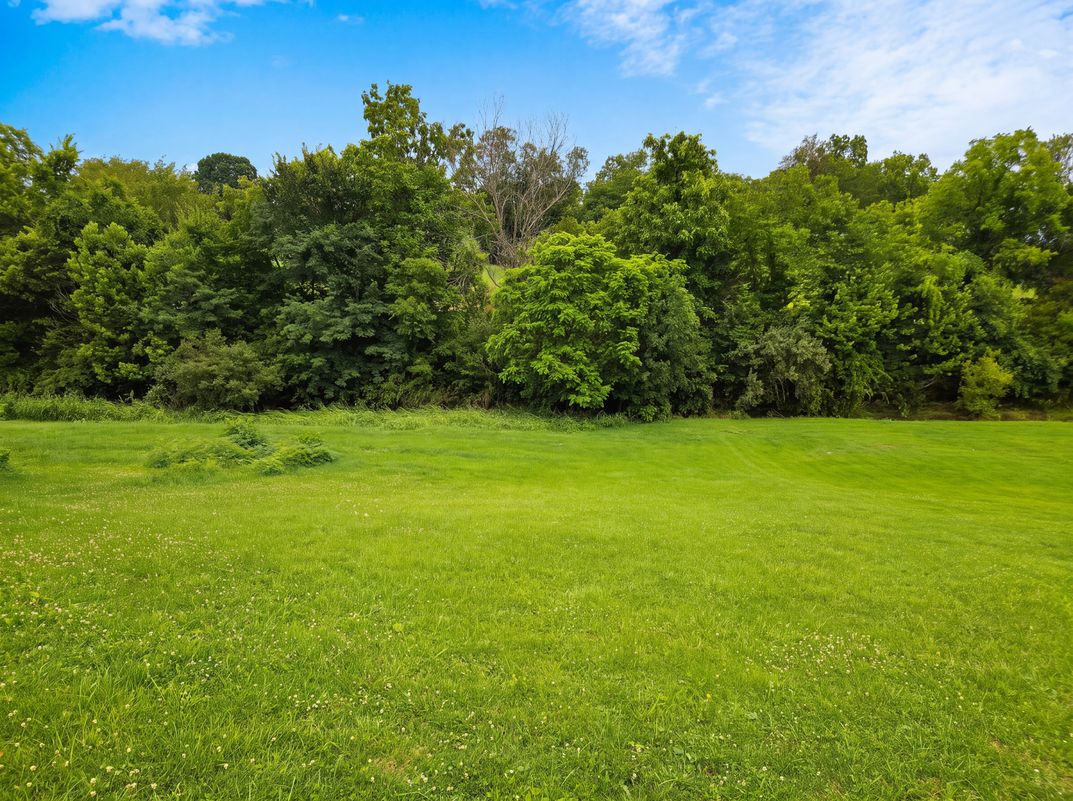 Photo 15 of 24 of 1317 Twin Brook Dr, Berea, KY
