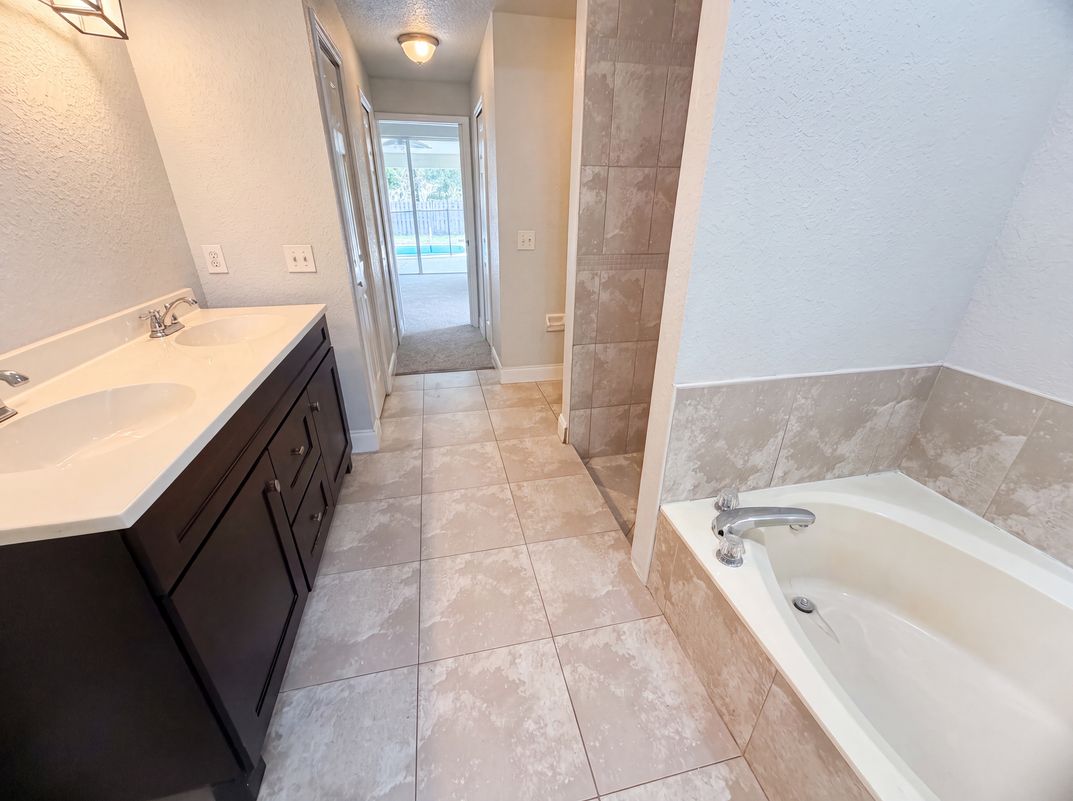 Photo 20 of 29 of 711 SE Celtic Ave, Port Saint Lucie, FL