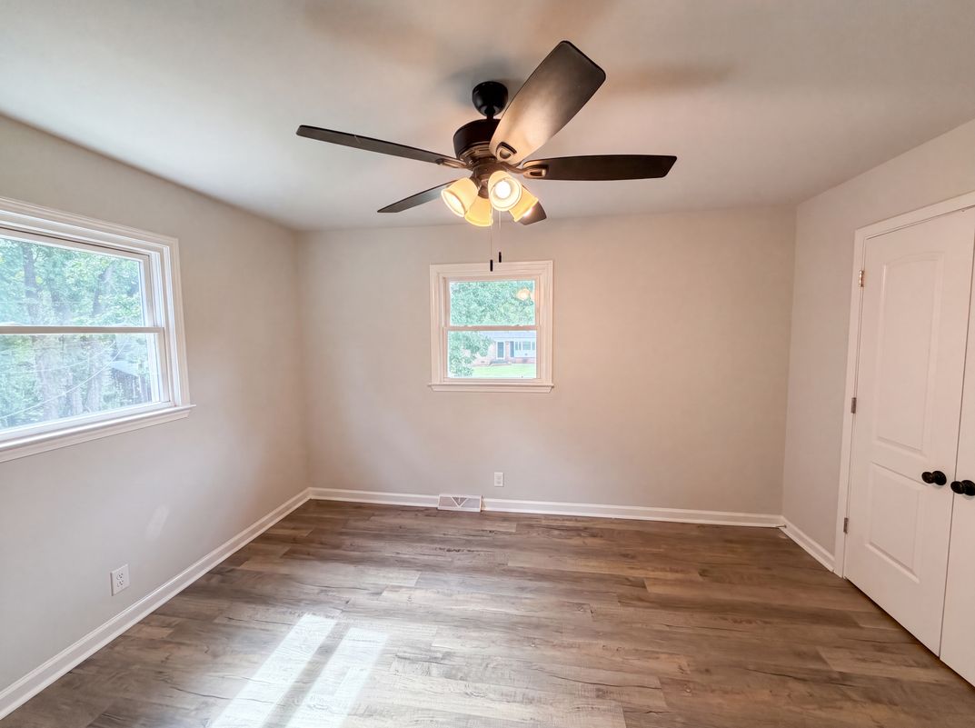 Photo 11 of 21 of 2510 Middleton Dr, Gastonia, NC