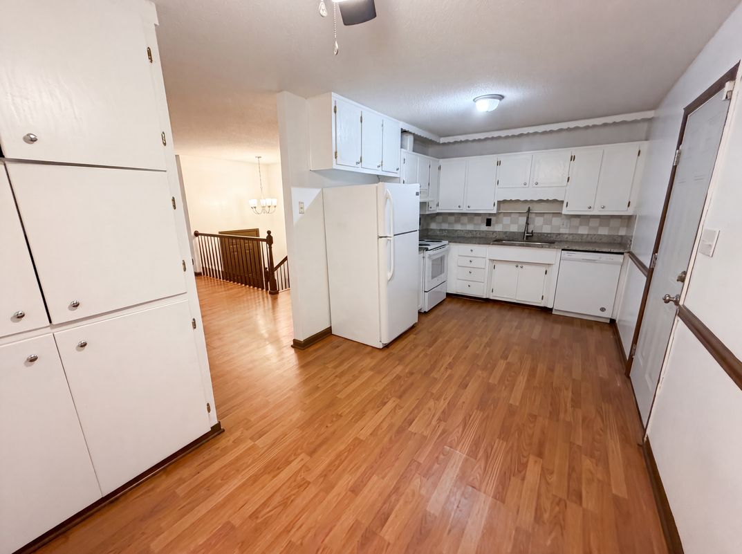 Photo 7 of 24 of 3108 Cobblestone Dr, Birmingham, AL