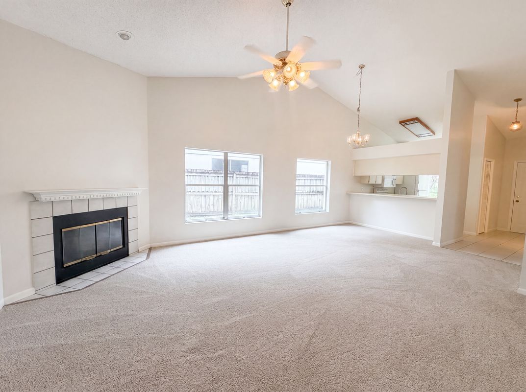 Photo 6 of 18 of 8613 Cottonway Ln, Tampa, FL