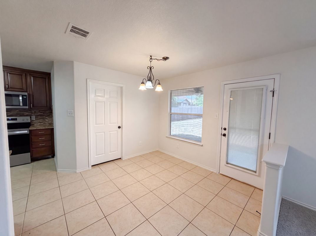 Photo 8 of 20 of 6805 Aquamarine Dr, Killeen, TX