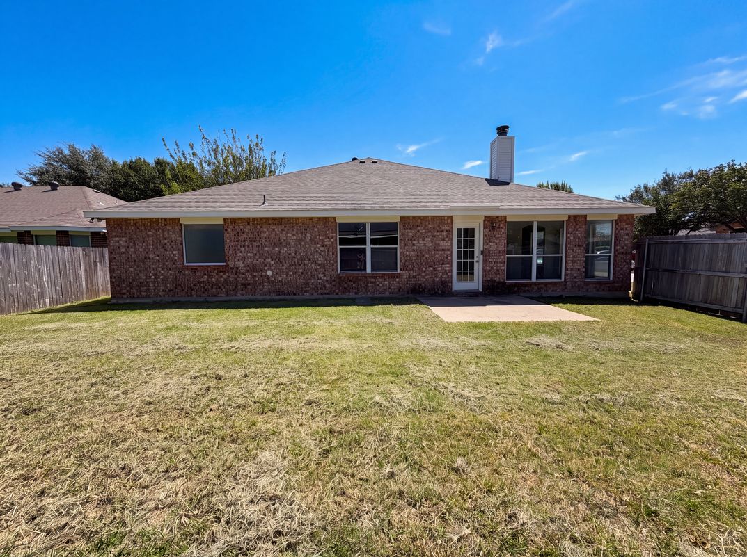 Photo 17 of 18 of 825 Adams Dr, Burleson, TX
