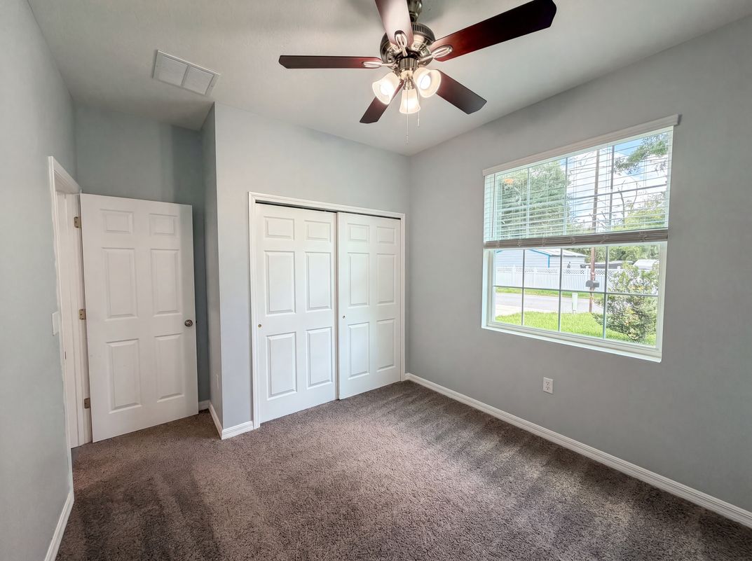 Photo 4 of 27 of 1013 W 11th St, Sanford, FL