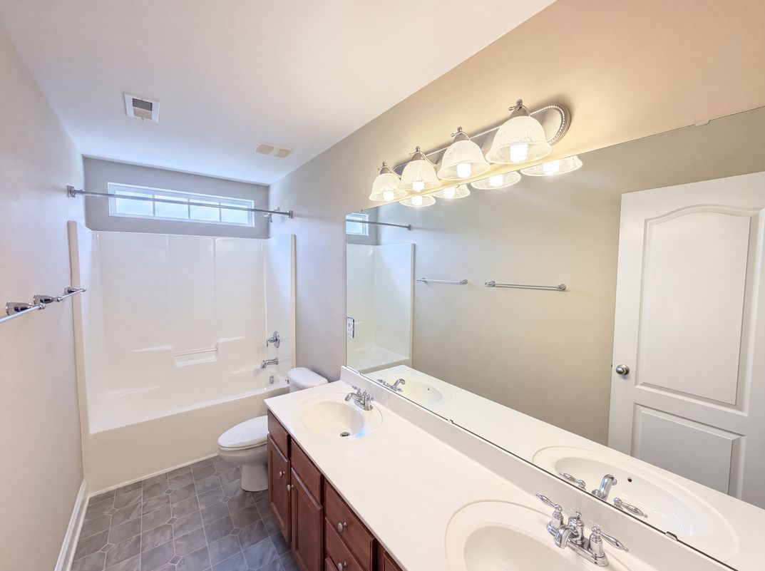 Photo 15 of 28 of 9928 Daufuskie Dr, Charlotte, NC