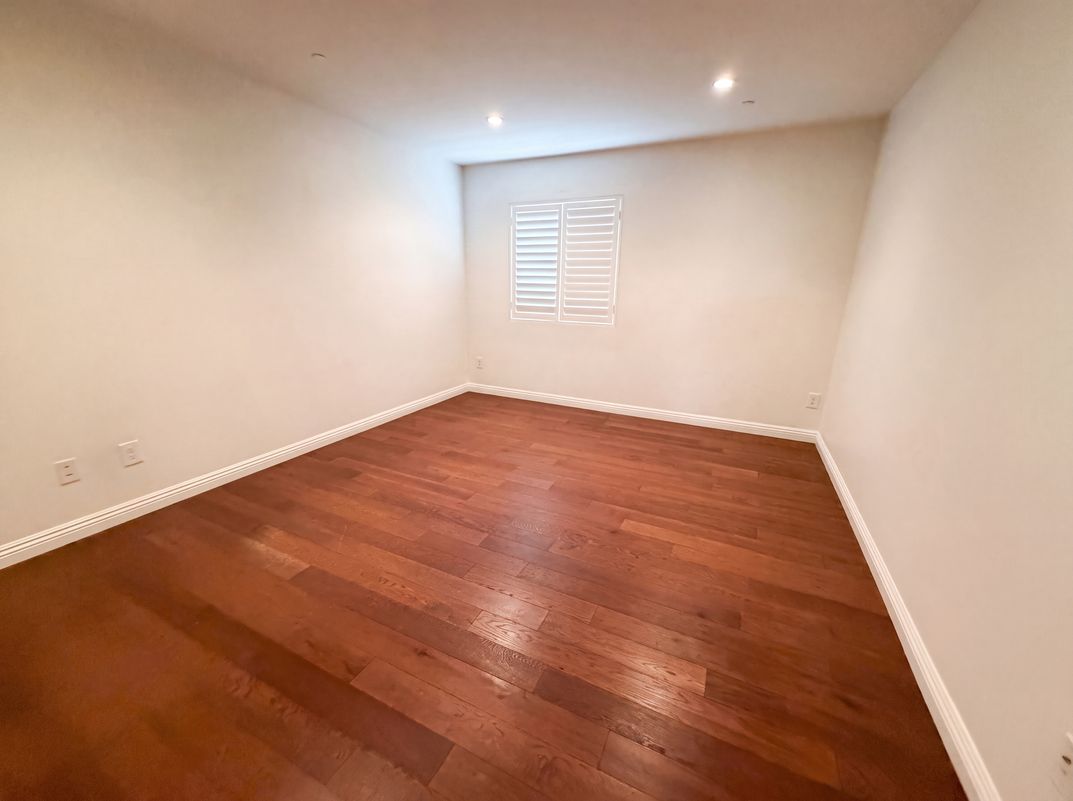 Photo 13 of 22 of 1138 S St Andrews Pl, Los Angeles, CA