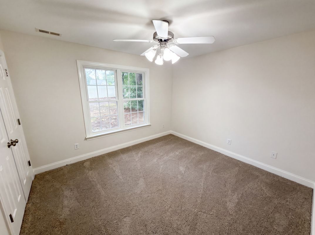 Photo 8 of 19 of 2037 Olde Towne Dr, Monroe, NC
